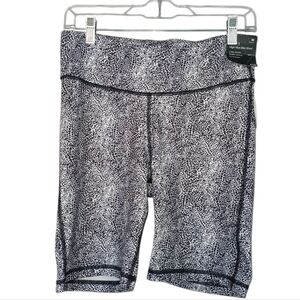 Gap NWT high rise black and white bike short size medium